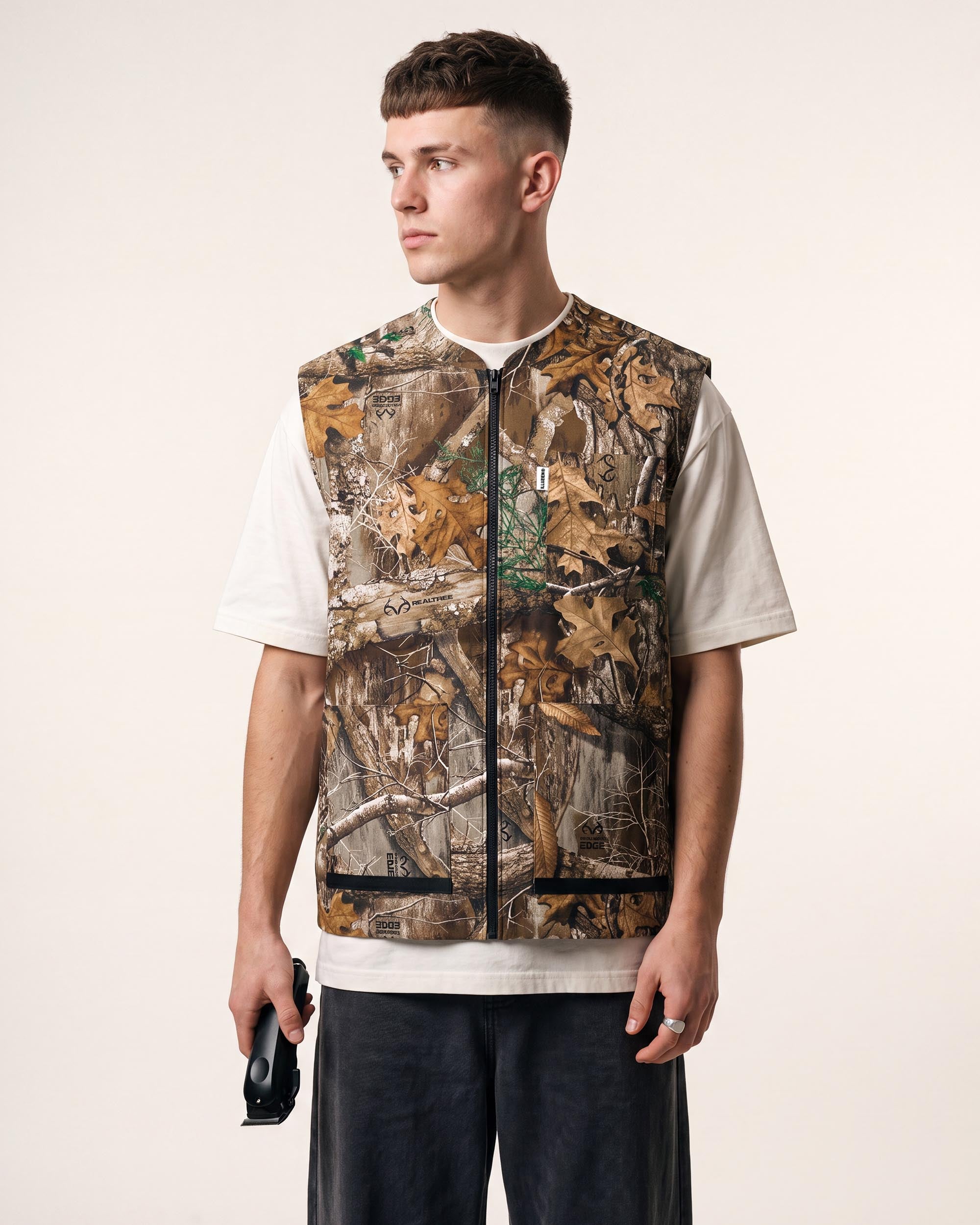 Realtree EDGE Camo Sleeveless Barber Jacket – Illuzien