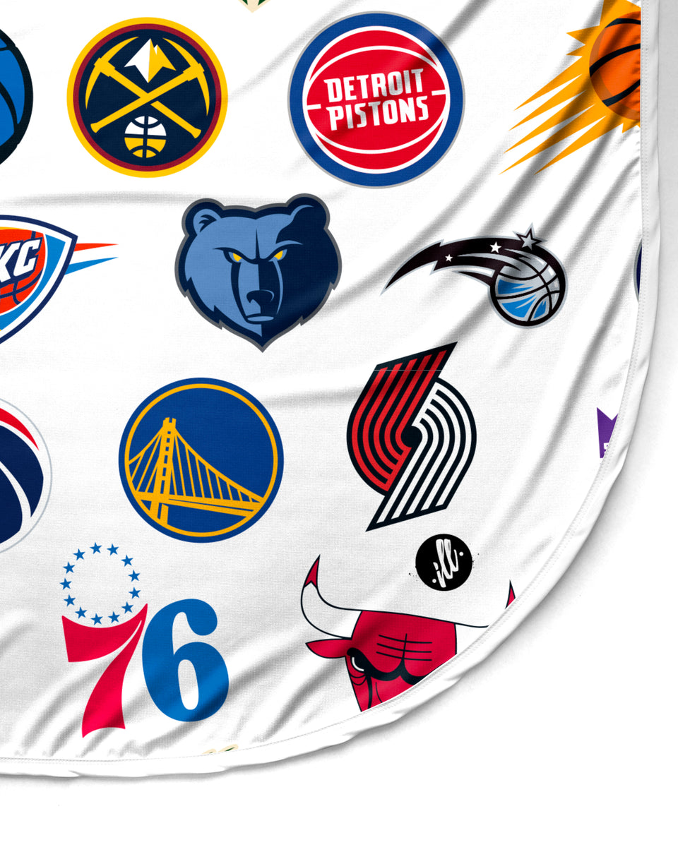 White Multi-Logo NBA PRO Cape – Illuzien